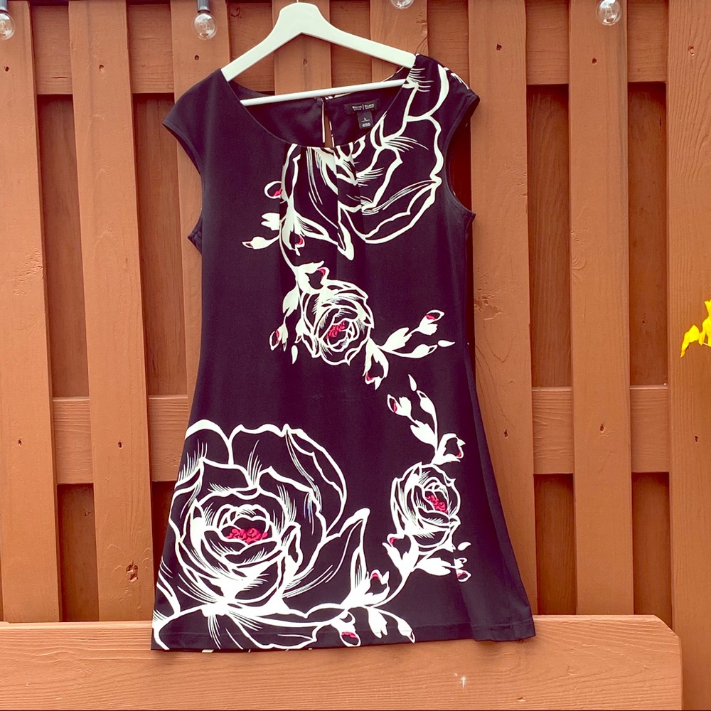 White House Black Market Short Sleeve Dress